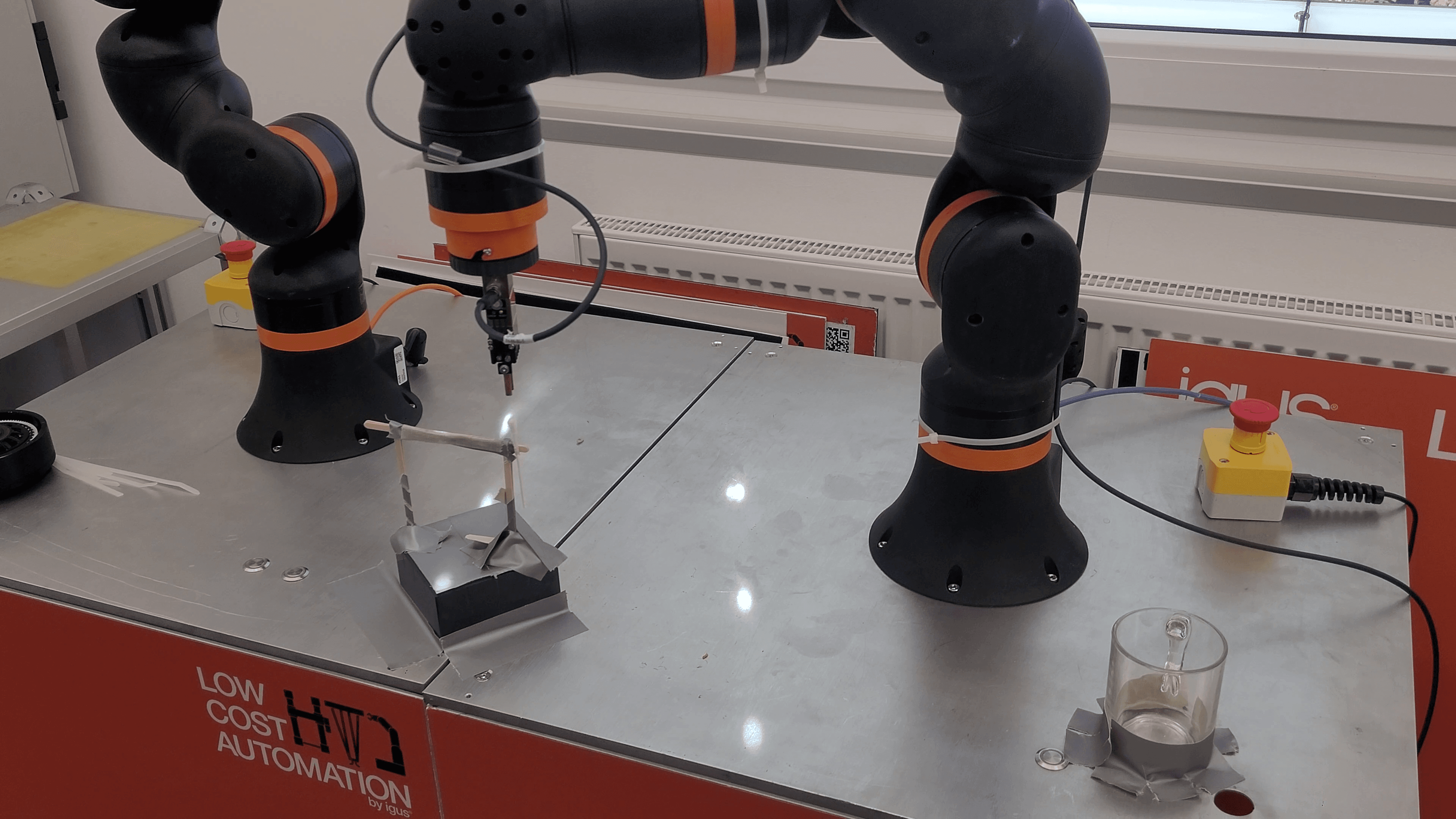 Simulation of a laboratory application with an igus ReBeL cobot